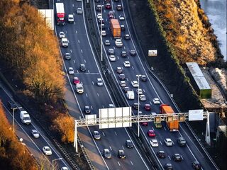 Recordstijging kosten files: 'We moeten overal in investeren'