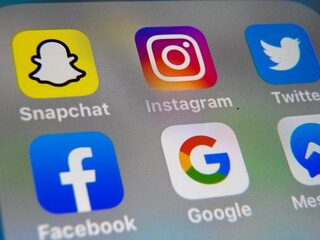 'Wie zijn kind op social media zet, neemt de gevaren van social media niet serieus'