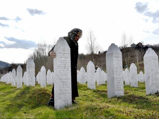 Hoge Raad: Nederland voor 10 procent aansprakelijk voor dood moslimmannen Srebrenica
