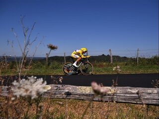 Alaphilippe deelt dreun uit aan Thomas, Kruijswijk stijgt in klassement
