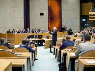 Hoogleraar politicologie: '40 tot 50 procent van de bevolking heeft geen vertrouwen in de politiek'