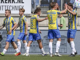 RKC verrast Excelsior, Waalwijkers op voorsprong na eerste wedstrijd