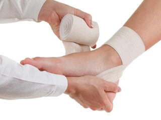 Aandacht (gevraagd) voor de verzwikte enkel!