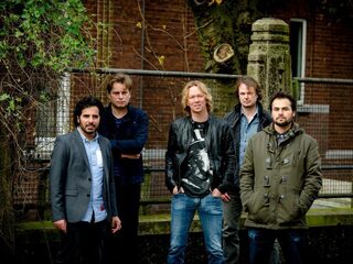 Vandaag op NPO Radio 1: Jubileum Van Dik Hout, lekker brood en Feyenoord - AZ