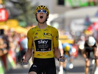 Thomas steviger in het geel na winst op Alpe d'Huez, Dumoulin tweede