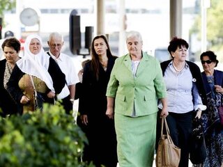 Hof: Staat deels aansprakelijk voor 350 slachtoffers Srebrenica