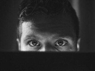 Ook bij gezichten maakt onbekend onbemind