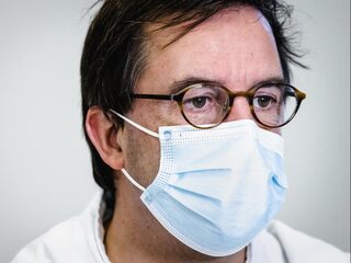 Gommers vindt versoepelingen te vroeg: 'We zitten op het punt van net wel of geen code zwart'