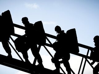 ‘Materieel voor defensie moet door Nederlandse bedrijven gemaakt worden ten behoeve van de economie’