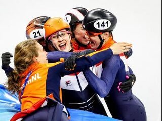 Brons voor aflossingsvrouwen na twee diskwalificaties in A-finale