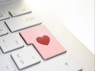 Online datingfraude in 2 jaar verdubbeld: 'Elke datingsite heeft ermee te maken'