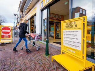 Supermarktdeskundigen vrezen drukte in supermarkten als avondklok ingaat