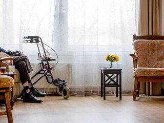 Buurman al weken dood: 'De maden krioelden door de huiskamer'