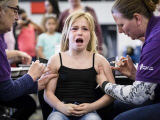 'Vaccineren gaat aan zijn eigen succes ten onder'