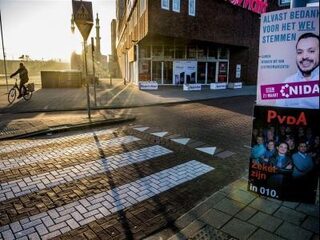 'In Zeeland gebeurt alles later, in Rotterdam gebeurt alles eerder'