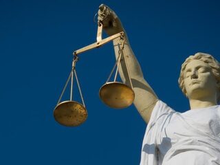 'Verhoog minimale leeftijd strafvervolging van 12 naar 14 jaar'