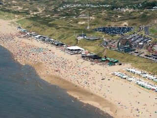 Strandseizoen is geopend, dus begint de onrust op partystrand Bloemendaal