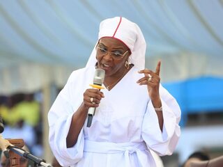 Arrestatiebevel voor Grace Mugabe, maar Zimbabwe werkt niet mee
