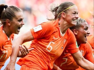 Oranje wint ook van Canada en treft dinsdag Japan