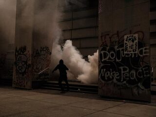 Trump zet paramilitairen in bij demonstraties in Portland: 'Een bizar verschijnsel'