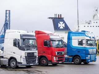 Van Nieuwenhuizen: houd toiletten open voor vrachtwagenchauffeurs