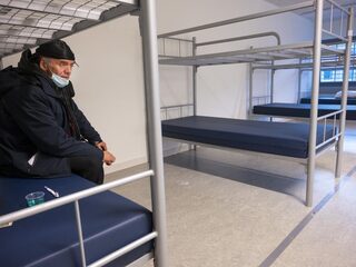 Hoe kijken daklozen aan tegen de avondklok?