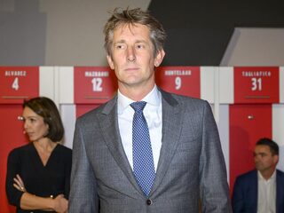 'Ajax, ga lekker ergens anders ballen'