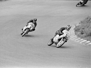 Terug naar de eerste GP-overwinning van motorcoureur Van Kessel 50cc