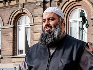 Imam Salam niet bij Op1 vanwege eisen: hoe ver ga je voor een gast?