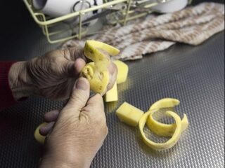 Huishoudelijke taken-kloof tussen mannen en vrouwen wordt kleiner