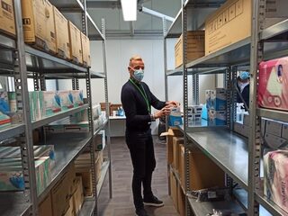 Eerst organiseerde hij dragshows, nu runt Marco een XL-teststraat voor 7500 coronatests per dag in Rotterdam