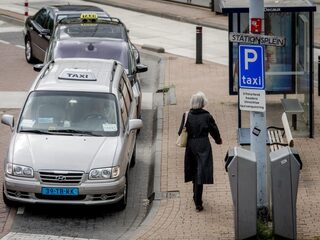 Kankerpatiënten missen behandelingen door taxi's die te laat komen