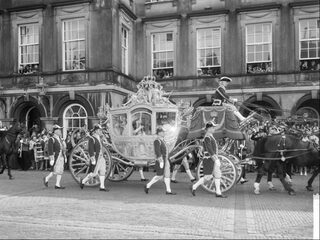 Geld lenen kost geld? Niet voor Wopke