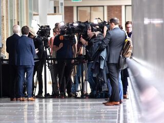 Waarom is de wachtende journalist belangrijk voor onze democratie?