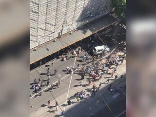 Auto Melbourne rijdt met opzet in op voetgangers, 14 gewonden