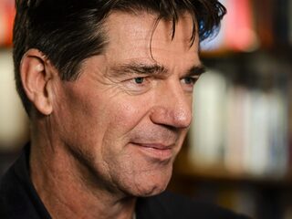 Twan Huys onderzoekt de waarde van onze aarde en ontdekt een vuile wereld