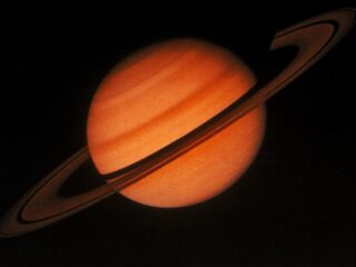 Vanavond even omhoog kijken: Saturnus en Jupiter vormen heldere ster