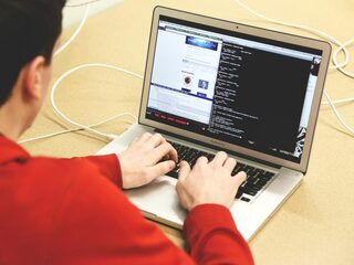 'Zeker vijftig accounts verspreidden nepnieuws over corona in Nederland'