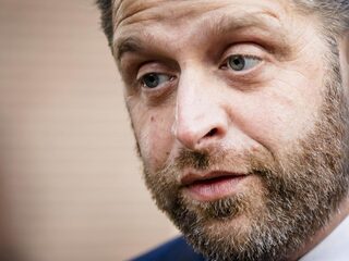 Minister Hugo de Jonge: 'Loket voor dementie geen oplossing'