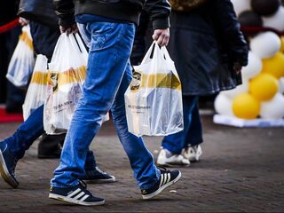Verbod op niet-afbreekbaar plastic op komst: 'Niet voldoende, wel goed begin'