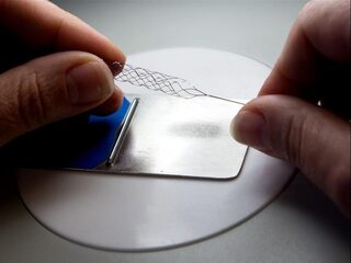 Artsen verplicht om incidenten met implantaten te melden bij de IGJ