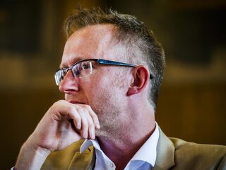 'In Nederland denken nog steeds veel mensen dat hun voorouders in Indië iets groots hebben verricht'