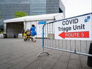 Meer coronabesmettingen, tijd voor strengere handhaving?