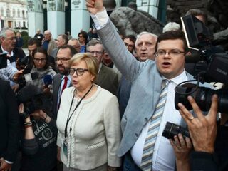 Polen draait omstreden pensionering rechters terug