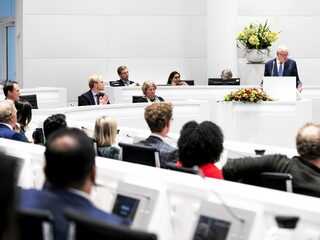 Stand.nl: 'Raadsleden moeten meer invloed krijgen op de coronamaatregelen in hun gemeente'