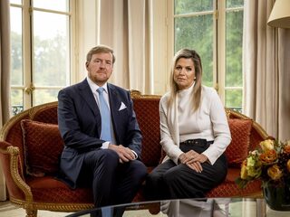 Filmpje van de koning verstandig? 'Hij moest wel, zijn reputatie stond op het spel'