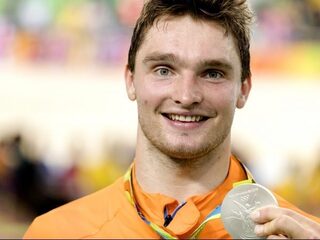 Zilver voor Büchli op de keirin na bizarre finale