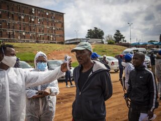 'Situatie is schrijnend en kortzichtig': Oxfam Novib wil dat armere landen ook coronavaccins kunnen krijgen