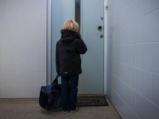 'Pleegkinderen tot 21ste bij pleeggezin laten wonen'