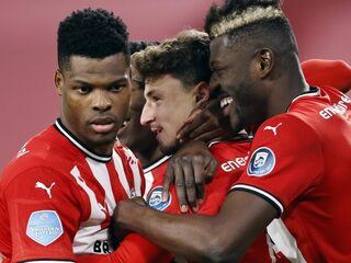 PSV weer op gelijke hoogte met koploper Ajax